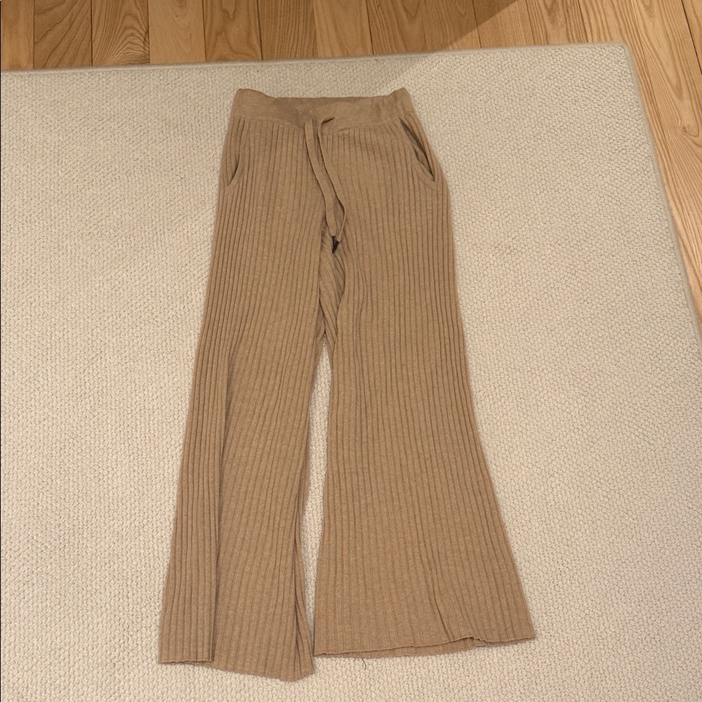 Bloomingdale's Cashmere Ribbed Knit Sweater in Tan